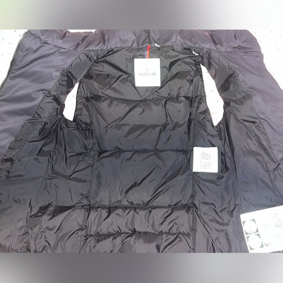 Women Moncler Vest - Picture 3 of 7